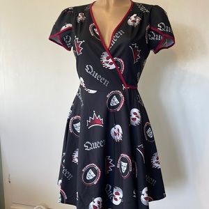 DISNEY Snow White Evil Queen  Deluxe Wrap DRESS size MEDIUM